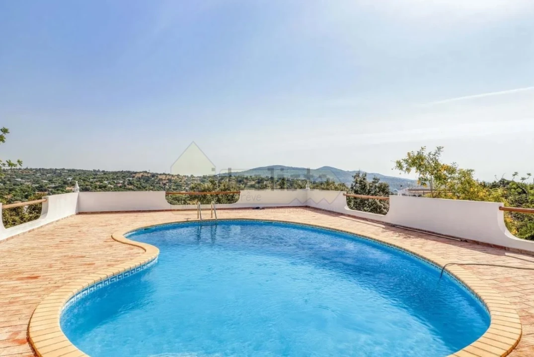 Moradia T3 para Venda em Santa Barbara de Nexe Foto 10