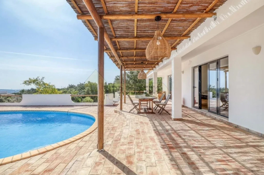 Moradia T3 para Venda em Santa Barbara de Nexe Foto 14