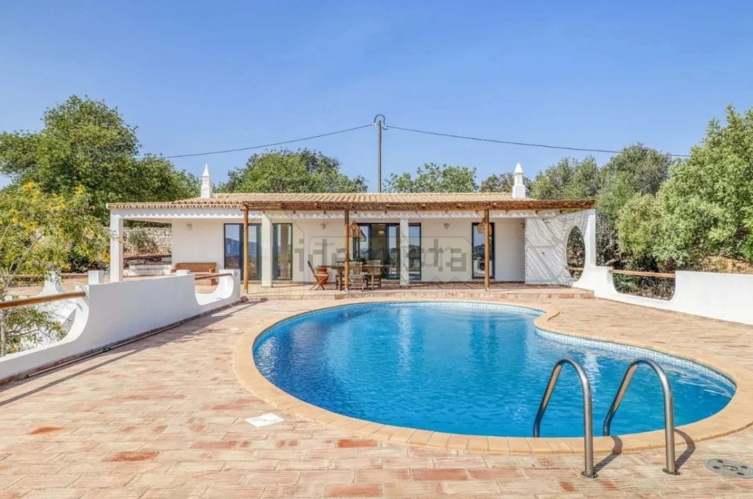 Moradia T3 para Venda em Santa Barbara de Nexe Foto 15