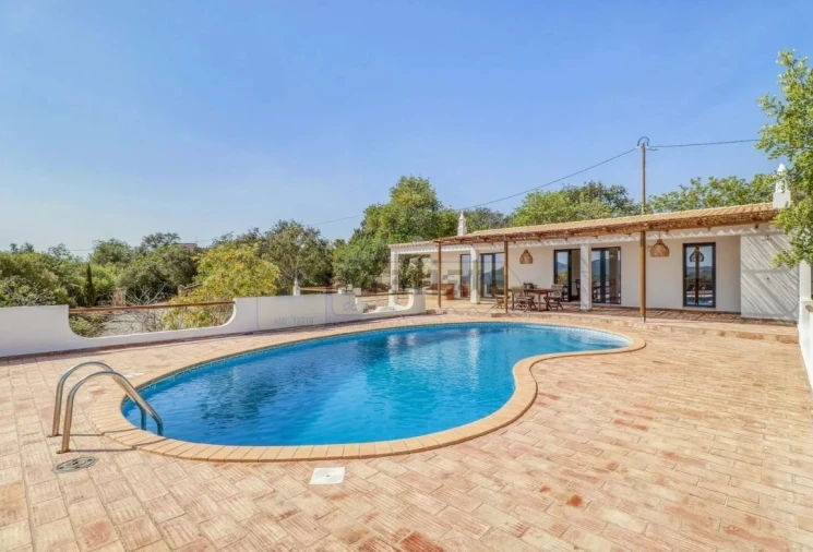 Moradia T3 para Venda em Santa Barbara de Nexe Foto 2