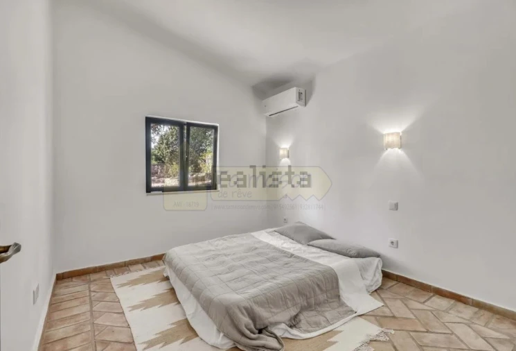 Moradia T3 para Venda em Santa Barbara de Nexe Foto 11