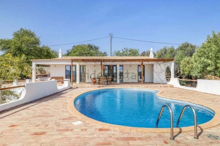 Moradia T3 para Venda em Santa Barbara de Nexe Foto 15