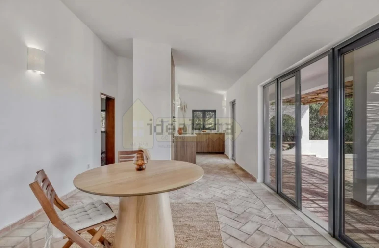 Moradia T3 para Venda em Santa Barbara de Nexe Foto 16