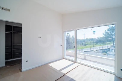 Moradia T4 para Venda em Santa Maria, São Pedro e Sobral da Lagoa