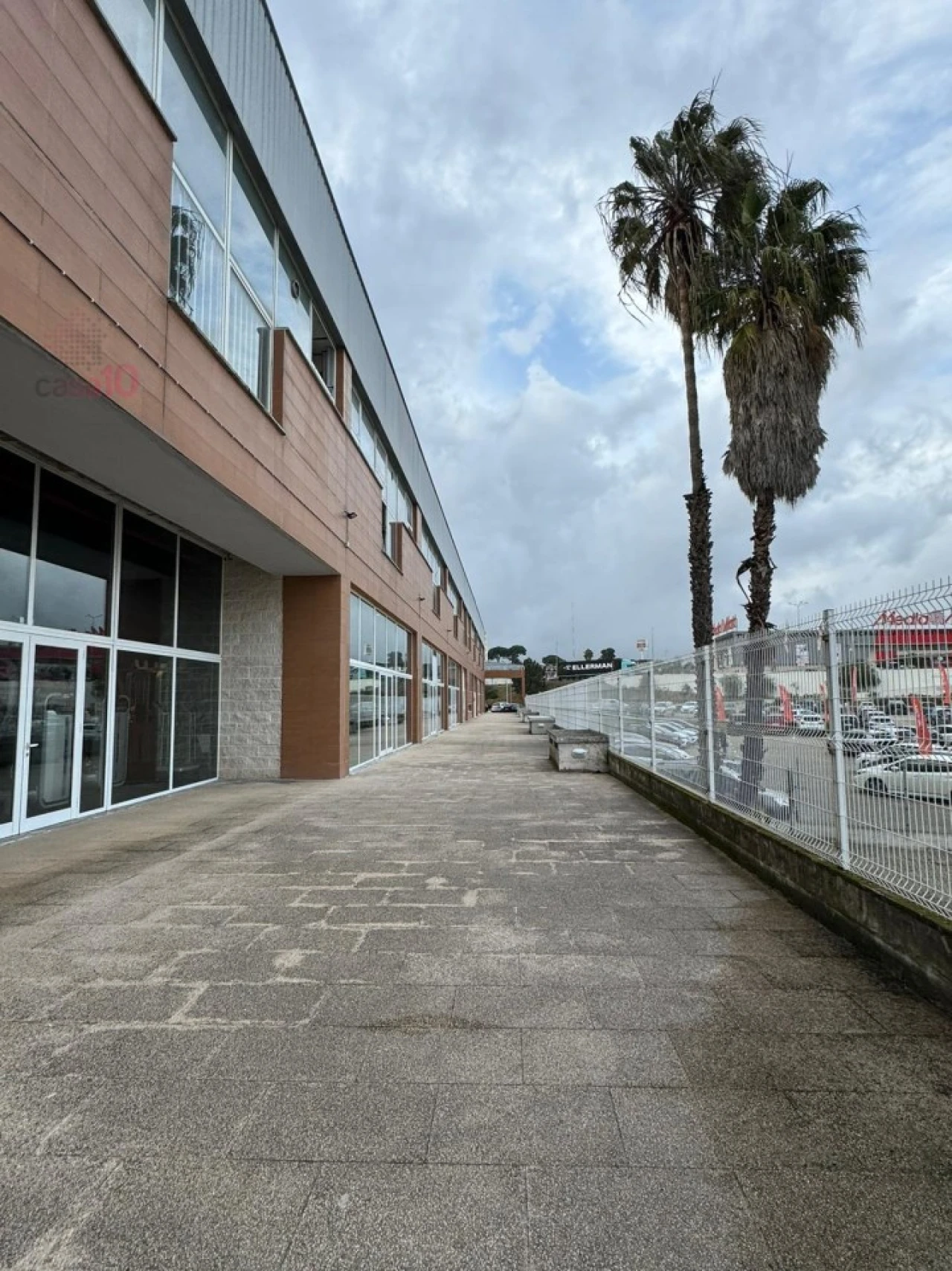Loja para Venda em Setubal (São Sebastião) Foto 9