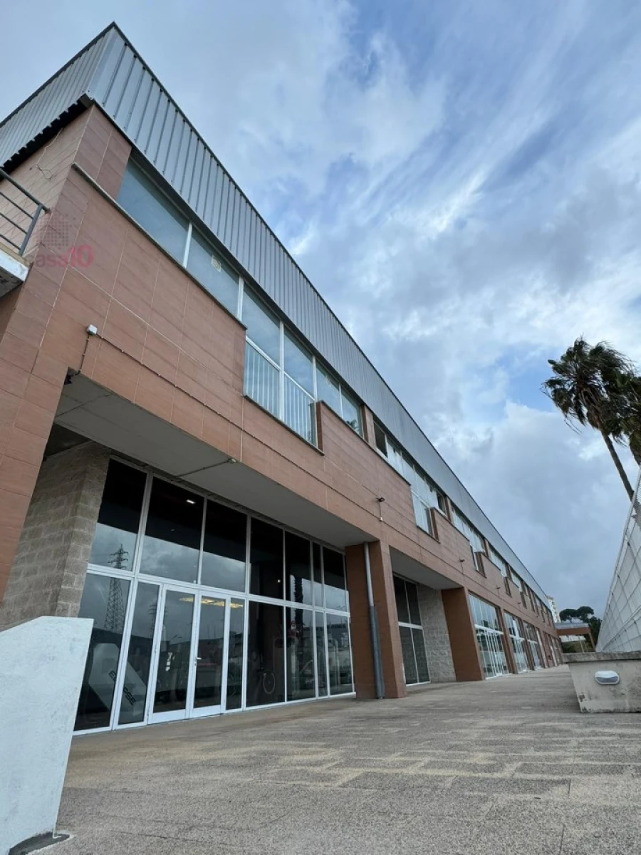 Loja para Venda em Setubal (São Sebastião) Foto 7