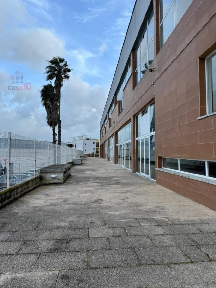 Loja para Venda em Setubal (São Sebastião) Foto 10