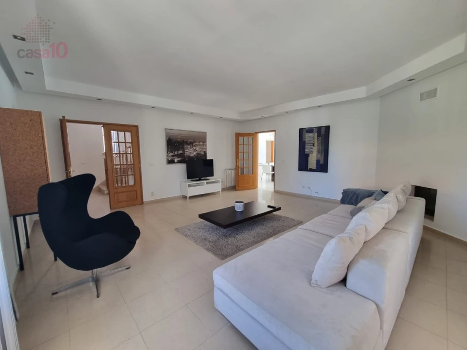 Moradia T4 para Arrendamento em Atalaia e Alto Estanqueiro-Jardia Foto 4