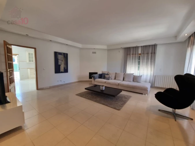 Moradia T4 para Arrendamento em Atalaia e Alto Estanqueiro-Jardia Foto 2