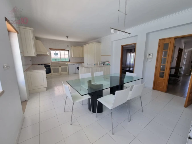 Moradia T4 para Arrendamento em Atalaia e Alto Estanqueiro-Jardia Foto 6