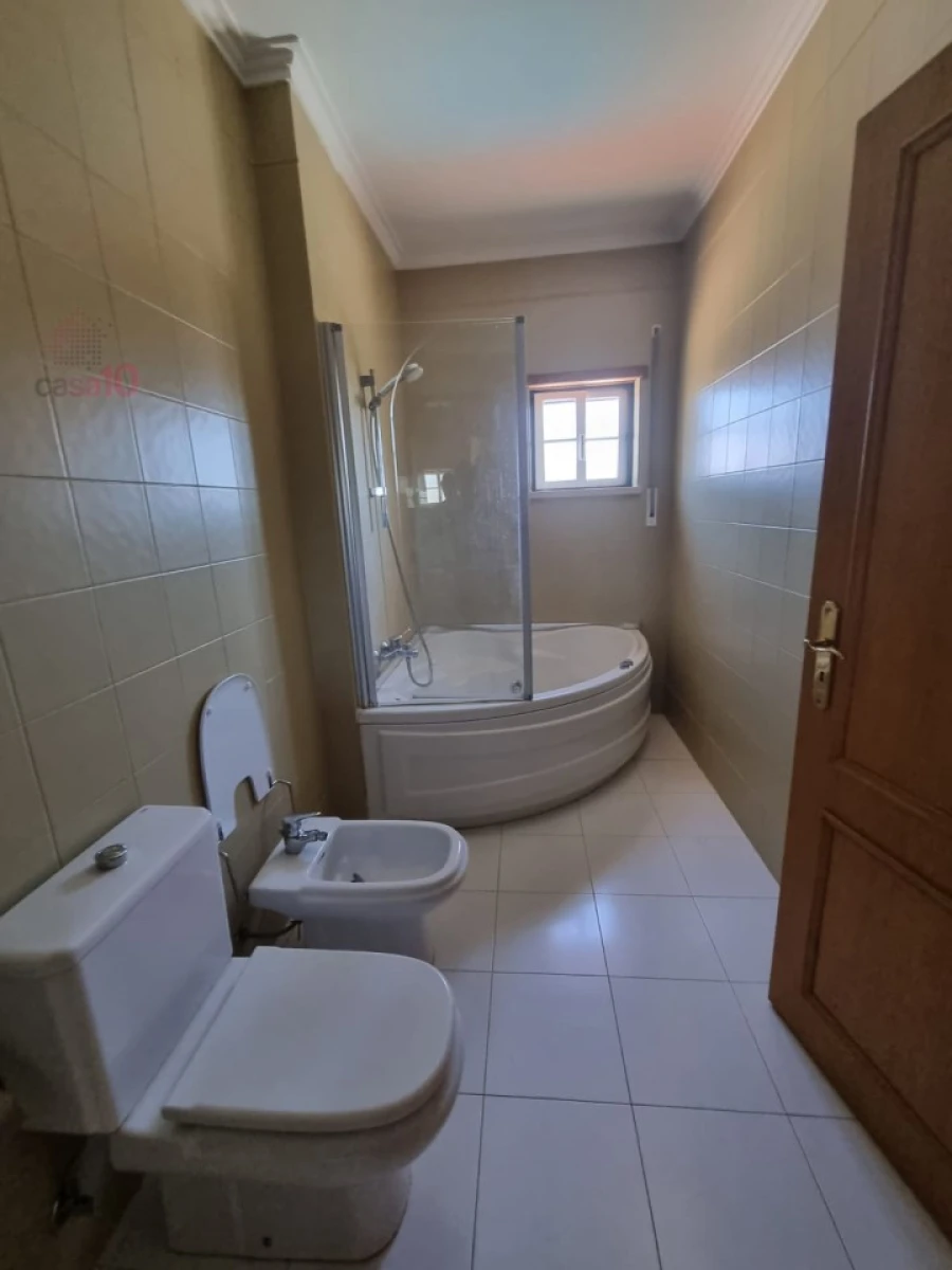 Moradia T4 para Arrendamento em Atalaia e Alto Estanqueiro-Jardia Foto 23