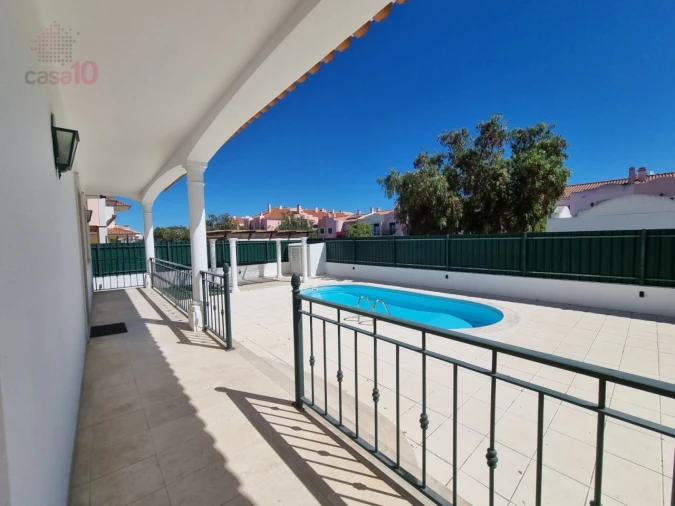 Moradia T4 para Arrendamento em Atalaia e Alto Estanqueiro-Jardia Foto 10