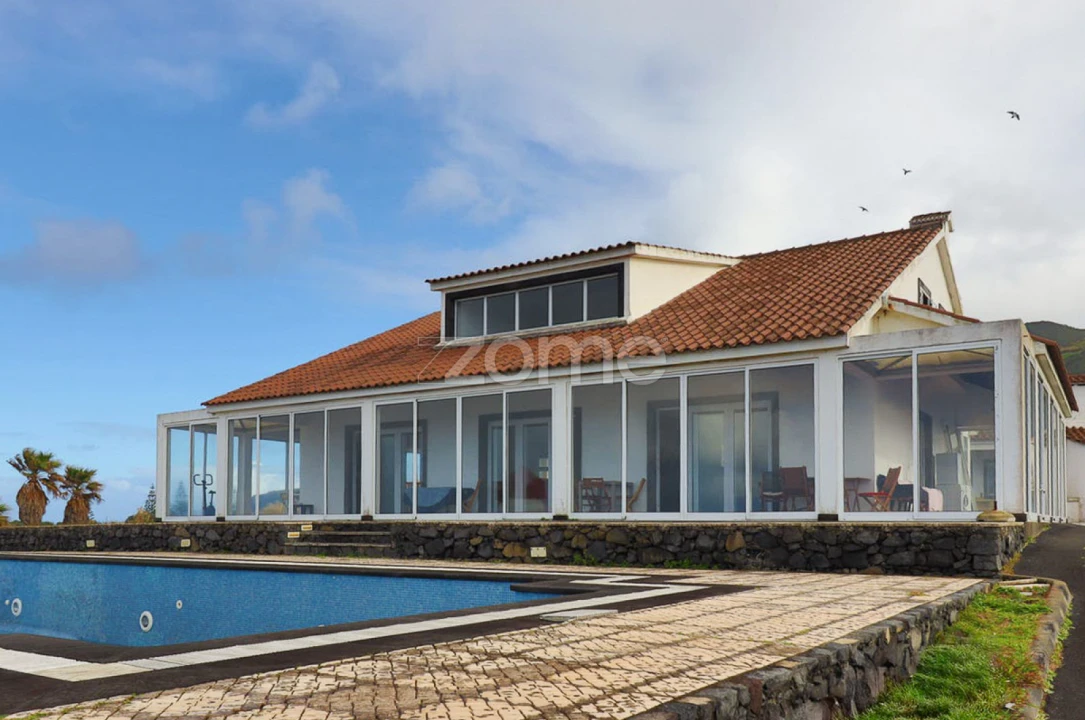 Moradia T5 para Venda em Mosteiros Foto 4