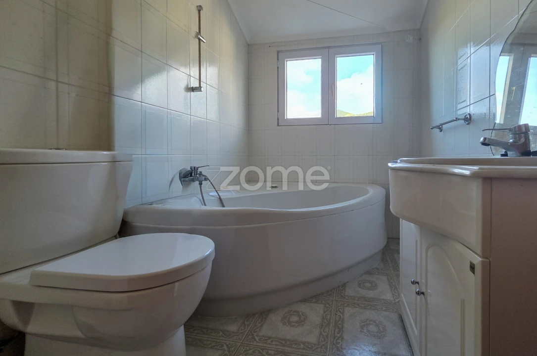 Moradia T5 para Venda em Mosteiros Foto 16