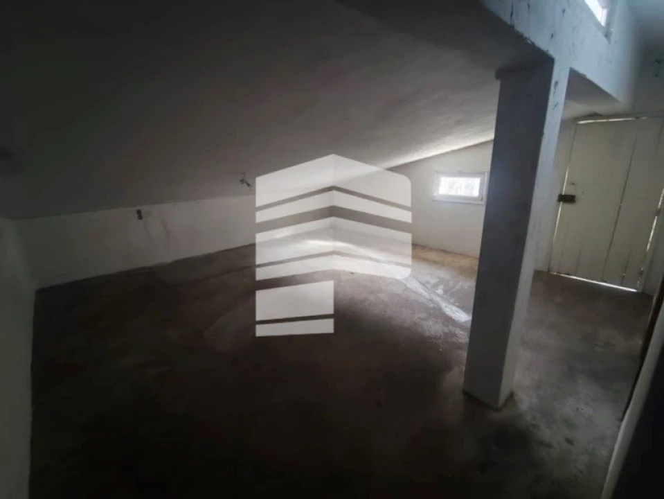 Moradia T6 para Venda em Estreito de Camara de Lobos Foto 28