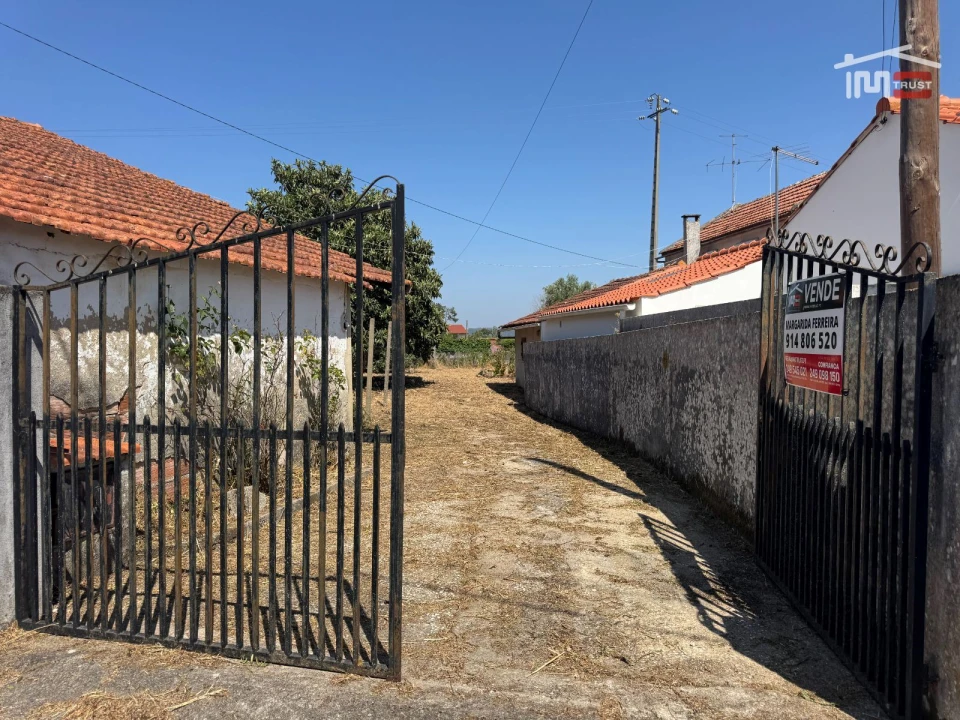 Moradia T3 para Venda em Nossa Senhora das Misericordias Foto 2