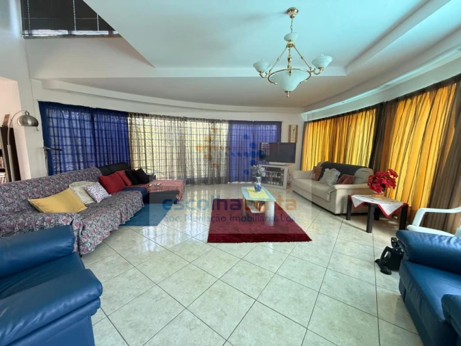 Moradia T3 para Venda em Quinta do Anjo Foto 17