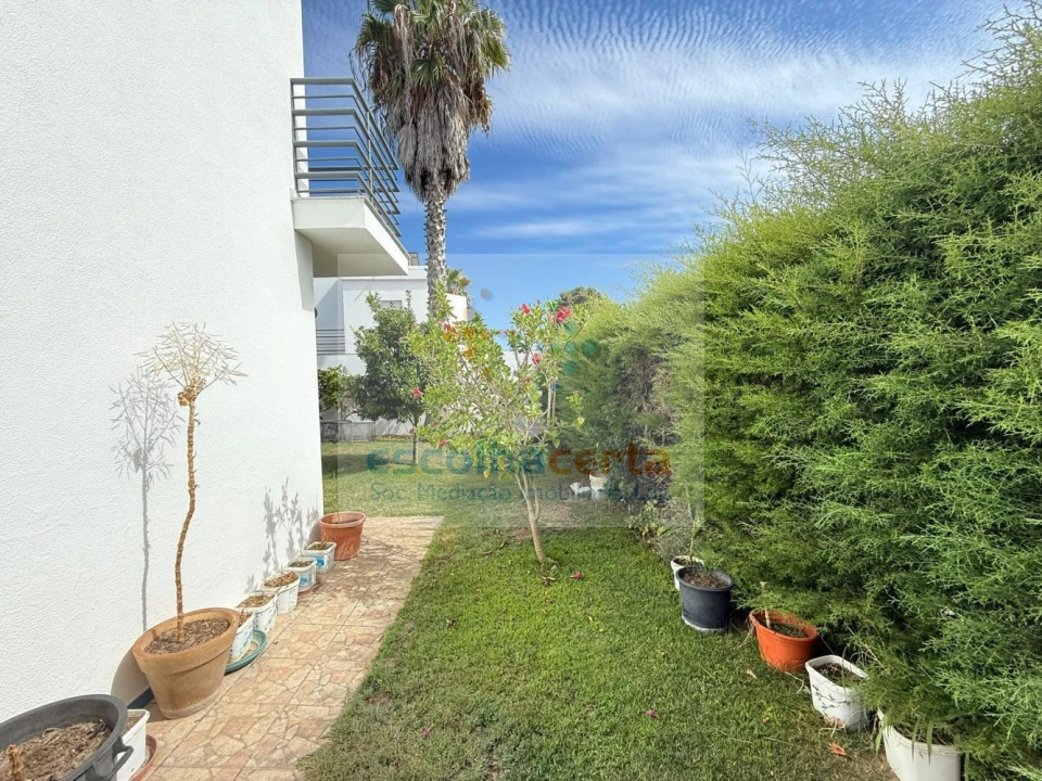 Moradia T3 para Venda em Quinta do Anjo Foto 8