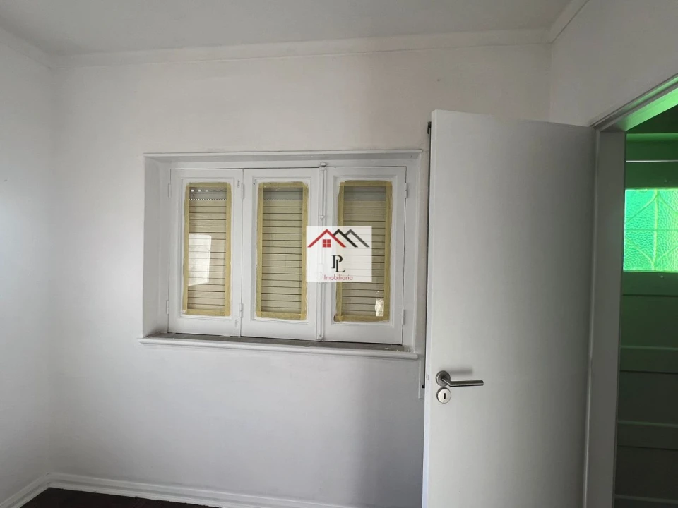 Moradia T4 para Venda em Trouxemil e Torre de Vilela Foto 7