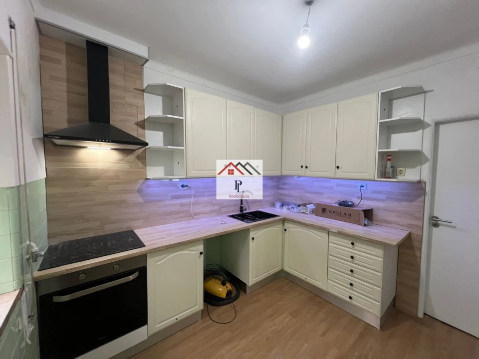 Moradia T4 para Venda em Trouxemil e Torre de Vilela Foto 4