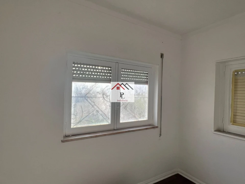 Moradia T4 para Venda em Trouxemil e Torre de Vilela Foto 8