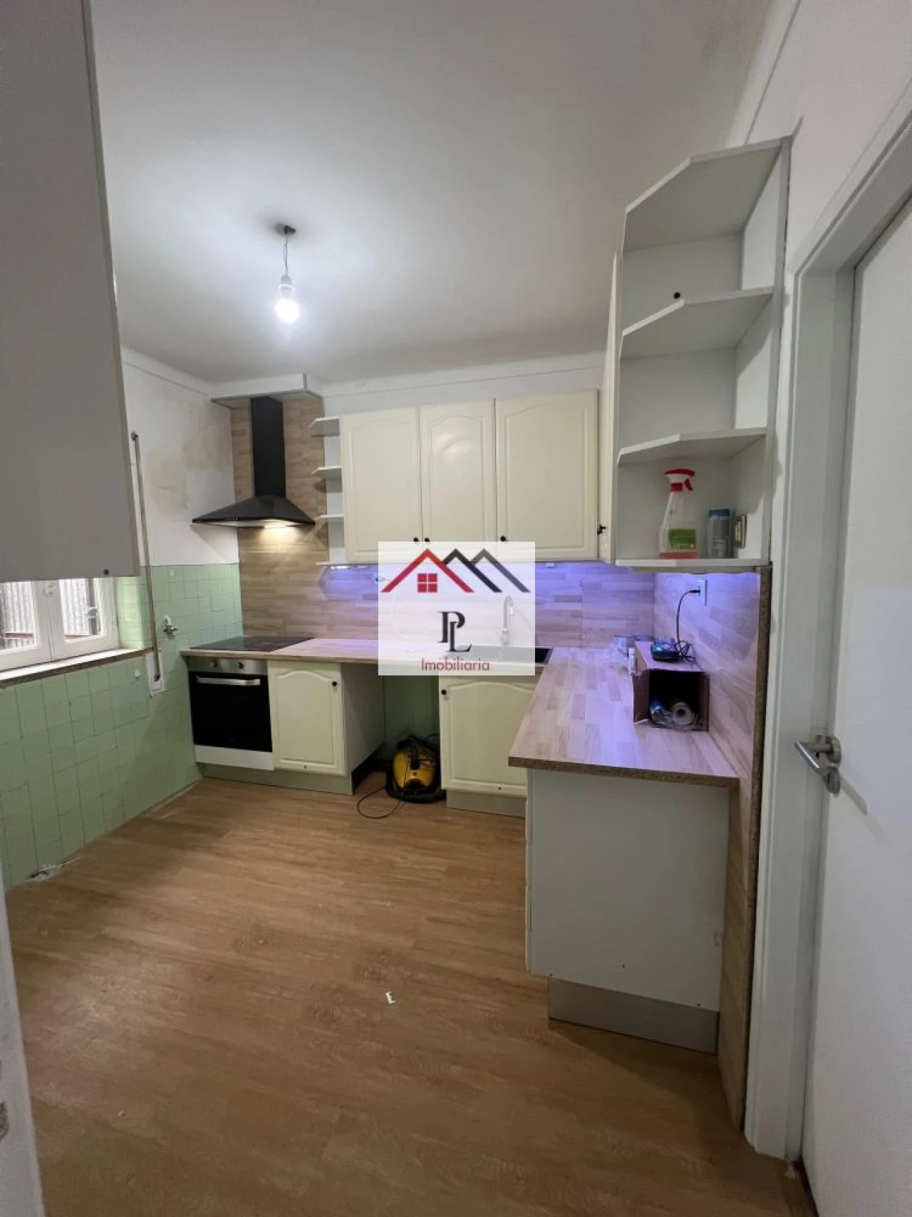 Moradia T4 para Venda em Trouxemil e Torre de Vilela Foto 2