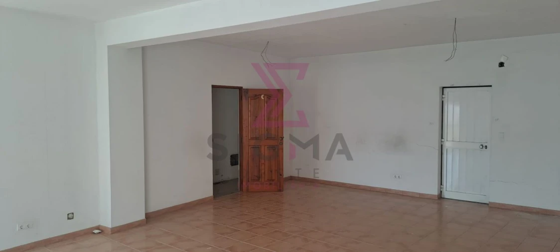 Loja para Venda em Reguengo Grande Foto 3