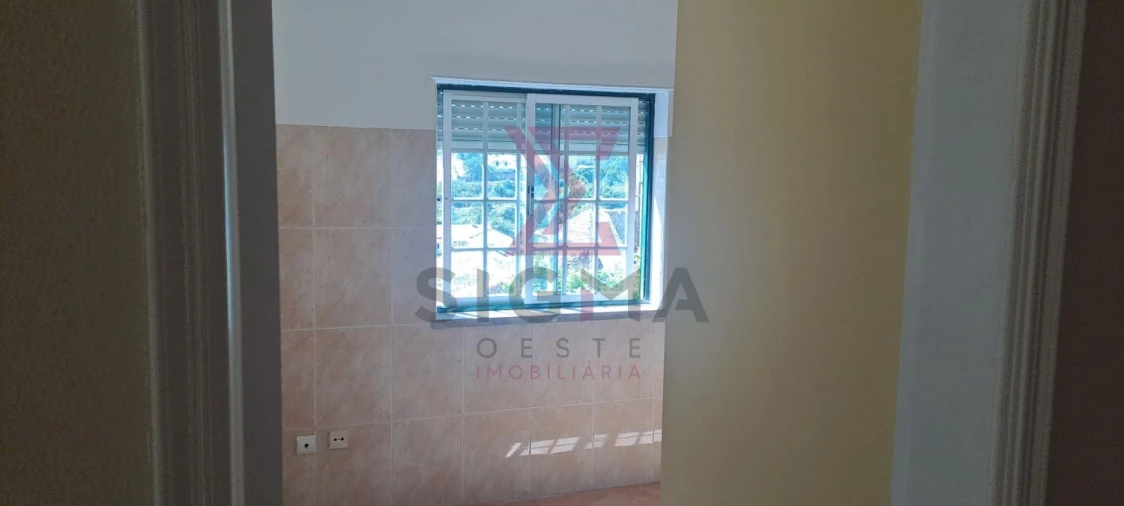 Apartamento T2 para Venda em Reguengo Grande Foto 14