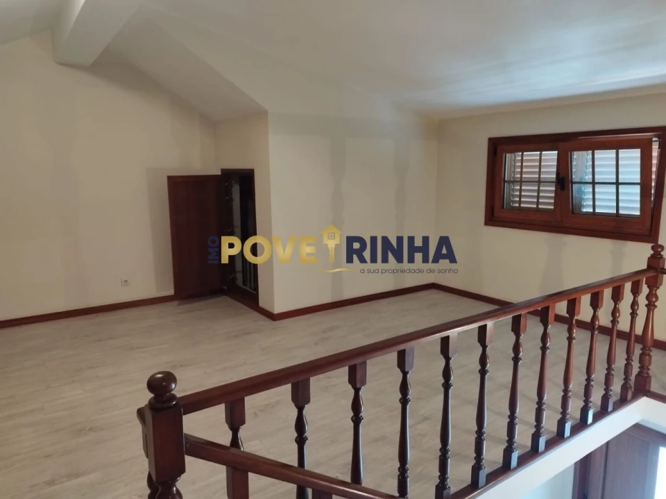 Moradia T5 para Venda em Estela Foto 16