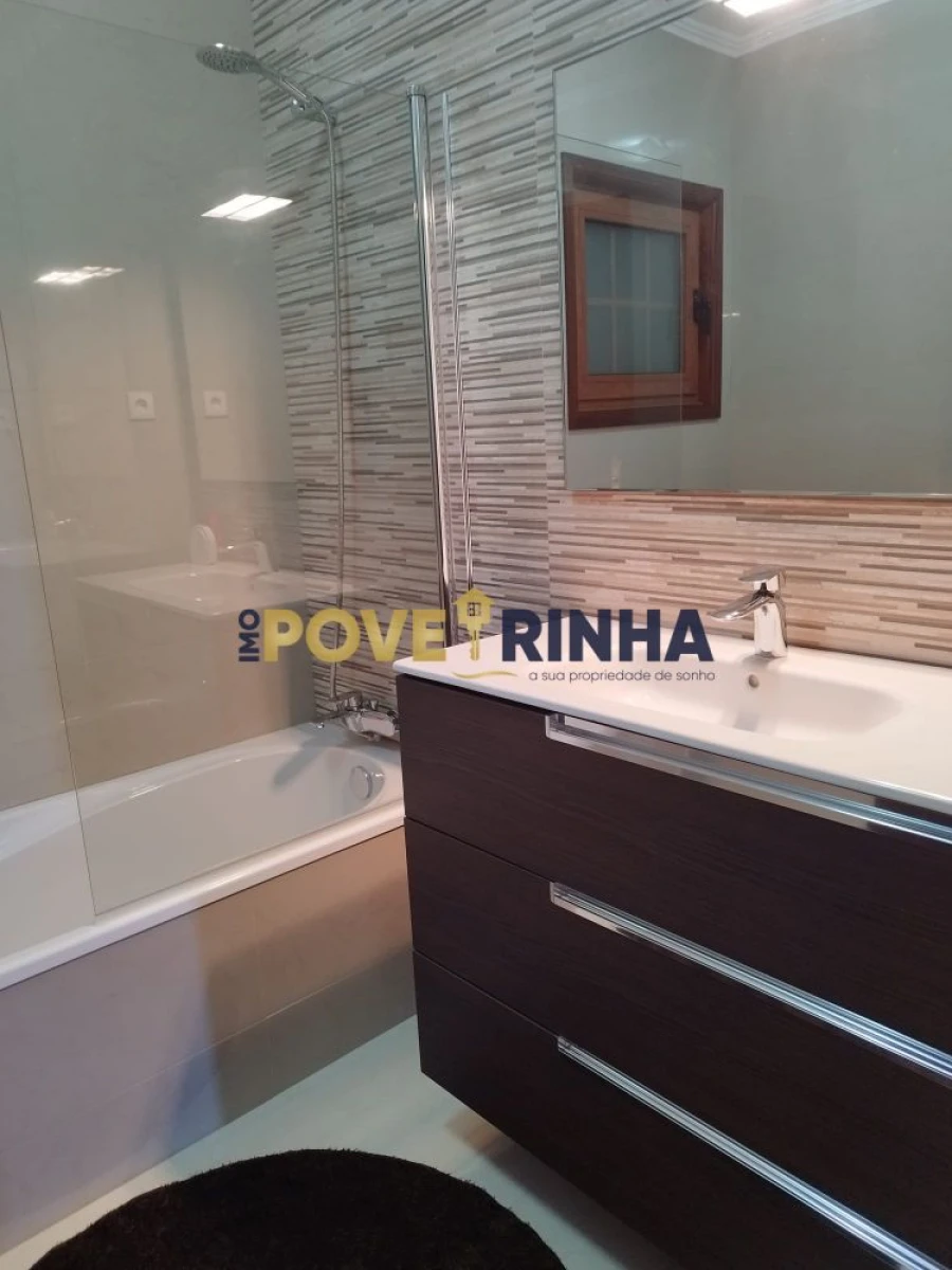 Moradia T5 para Venda em Estela Foto 23