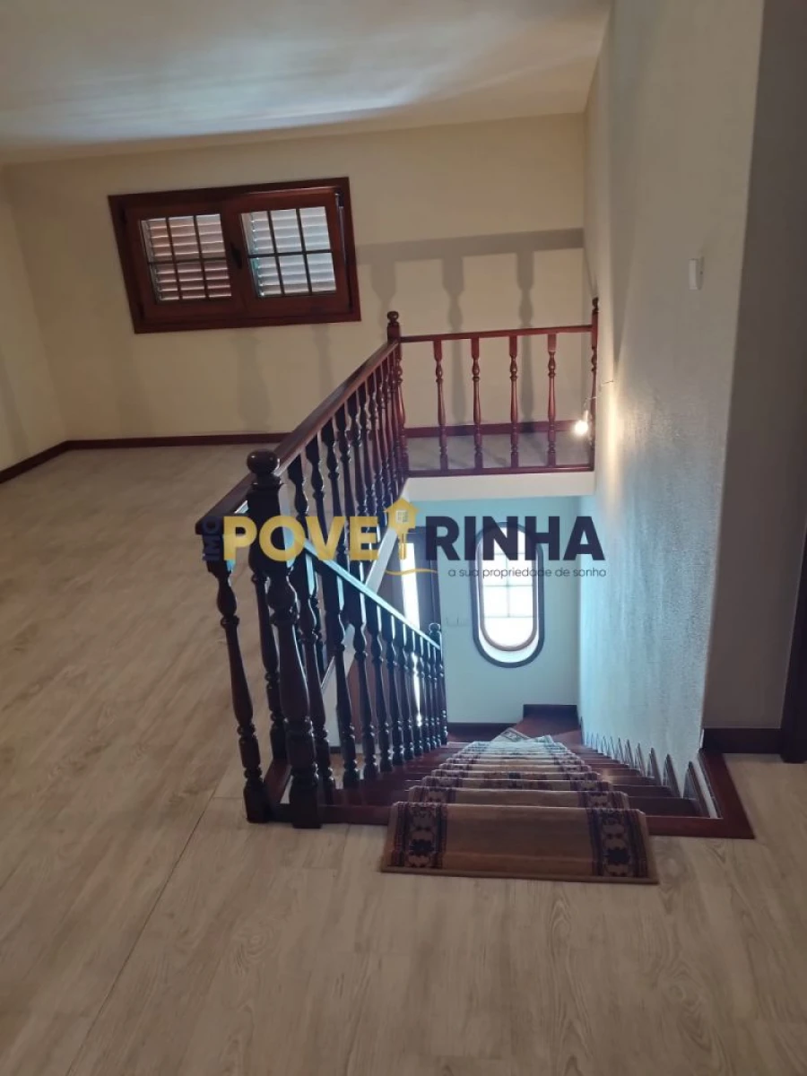 Moradia T5 para Venda em Estela Foto 11