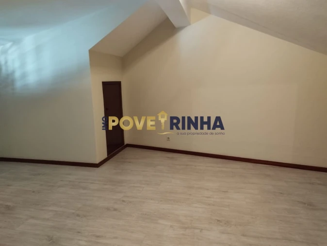 Moradia T5 para Venda em Estela Foto 19