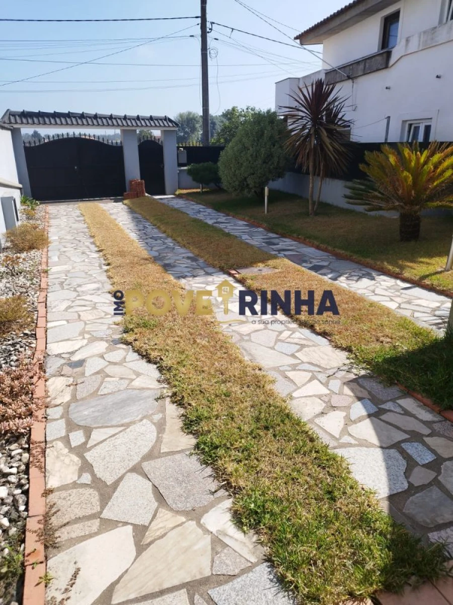 Moradia T5 para Venda em Estela Foto 3