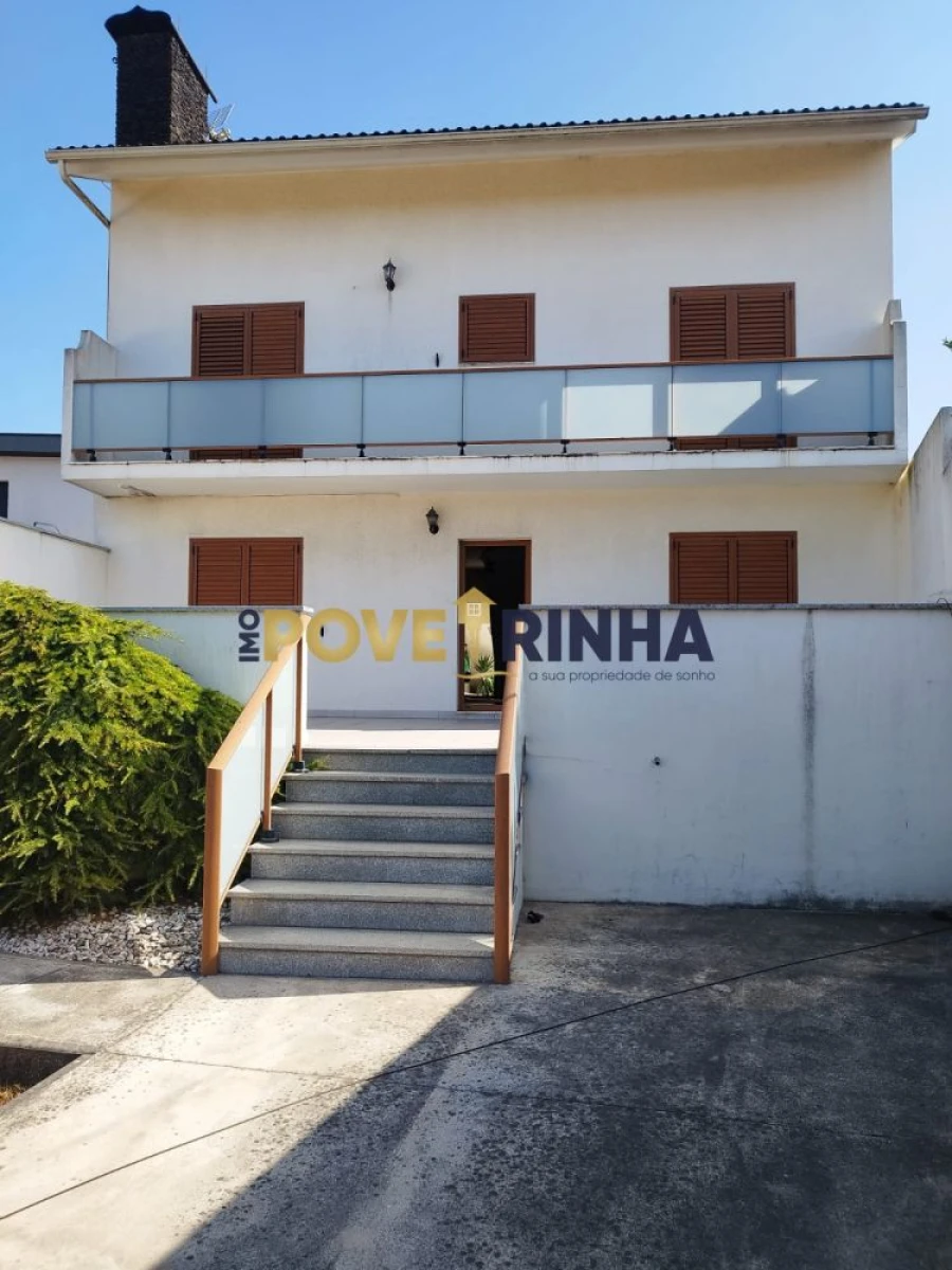 Moradia T5 para Venda em Estela Foto 30