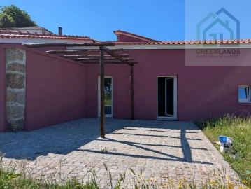 Moradia T3 para Venda em Ázere e Covelo