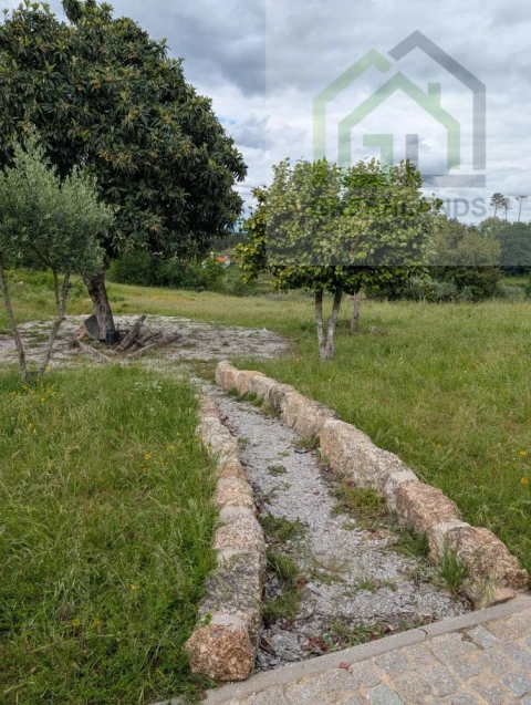 Moradia T3 para Venda em Ázere e Covelo