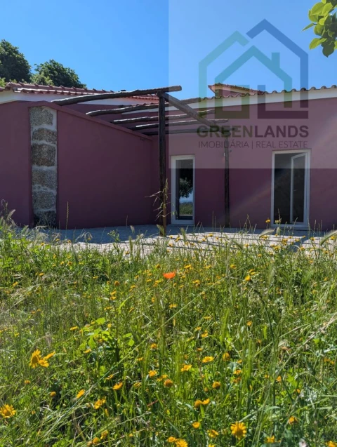 Moradia T3 para Venda em Ázere e Covelo