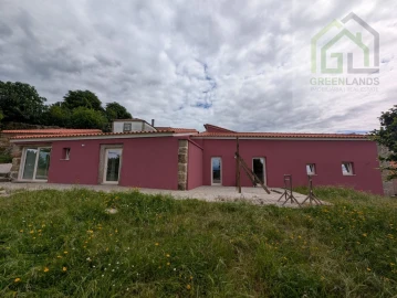 Moradia T3 para Venda em Ázere e Covelo