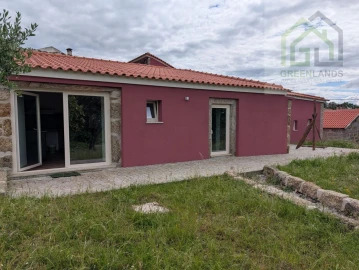 Moradia T3 para Venda em Ázere e Covelo