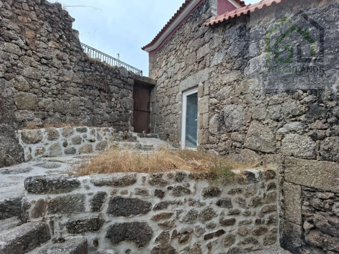 Moradia T3 para Venda em Ázere e Covelo Foto 15