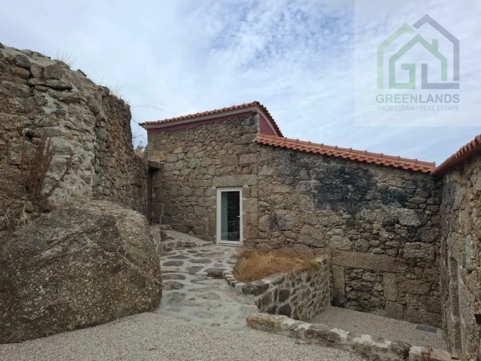 Moradia T3 para Venda em Ázere e Covelo Foto 14