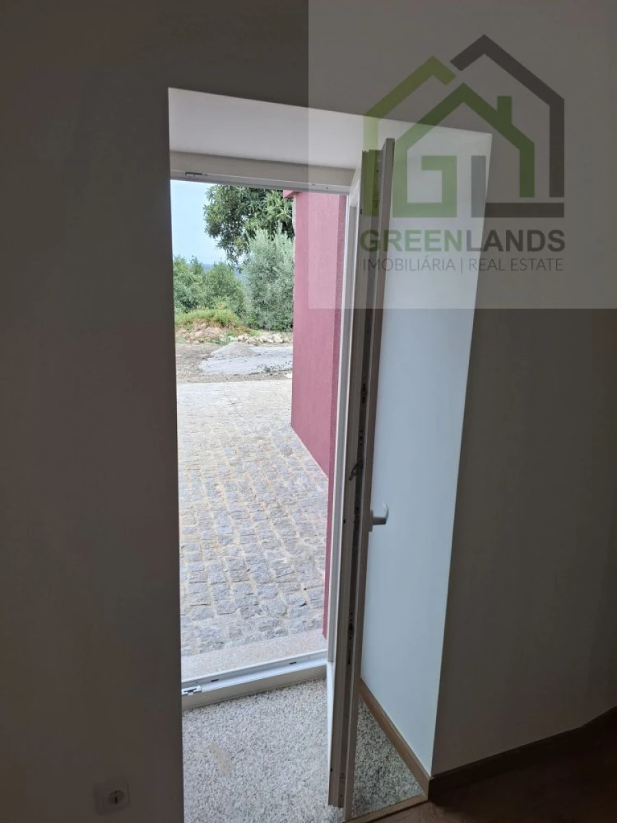 Moradia T3 para Venda em Ázere e Covelo Foto 36