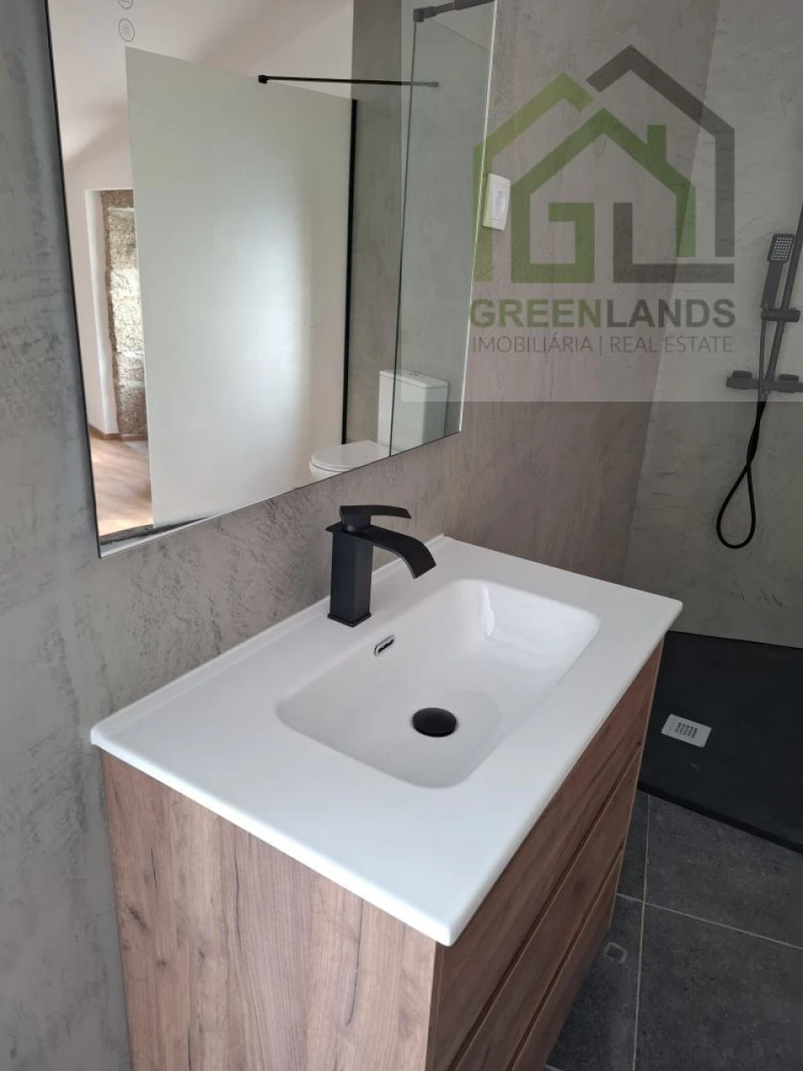 Moradia T3 para Venda em Ázere e Covelo Foto 45