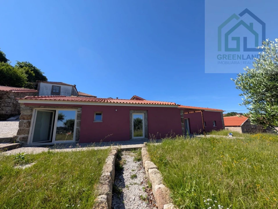 Moradia T3 para Venda em Ázere e Covelo Foto 1