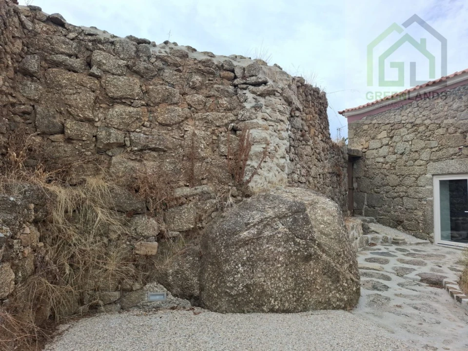 Moradia T3 para Venda em Ázere e Covelo Foto 11