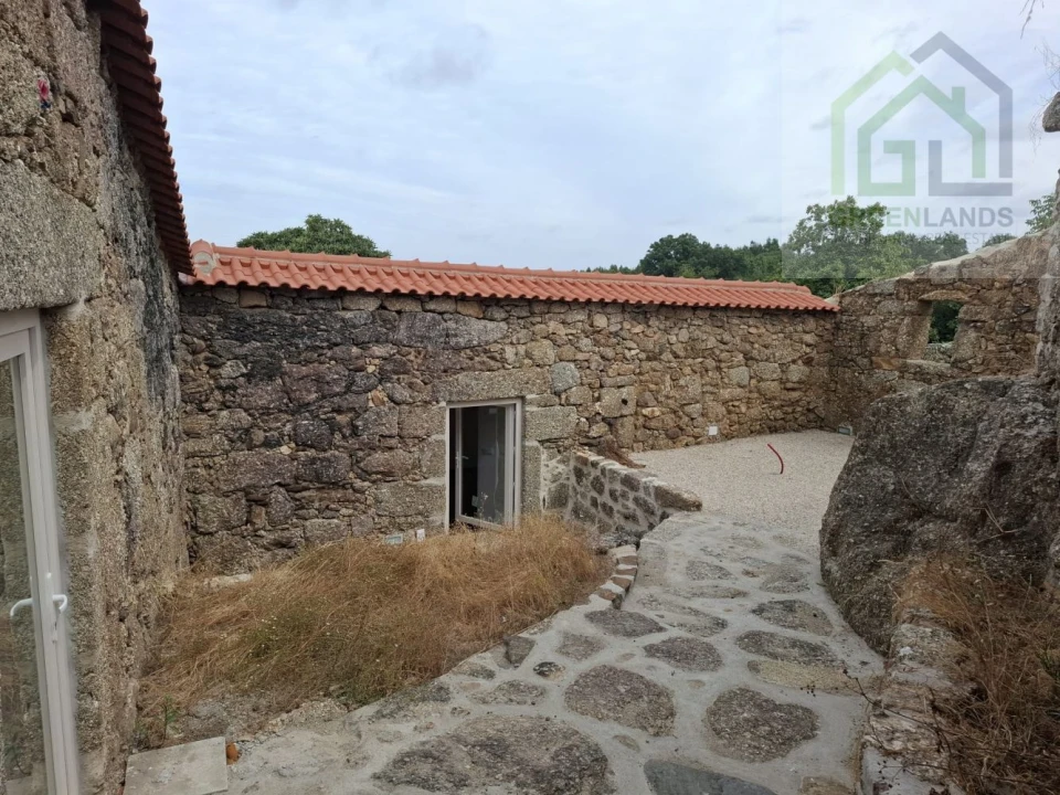 Moradia T3 para Venda em Ázere e Covelo Foto 17