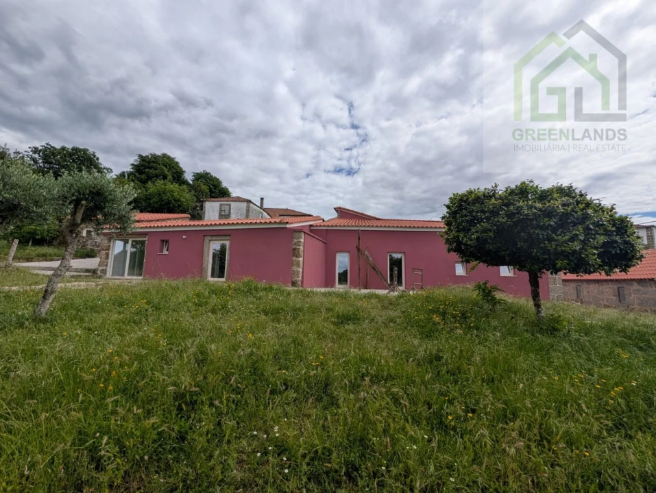 Moradia T3 para Venda em Ázere e Covelo Foto 2