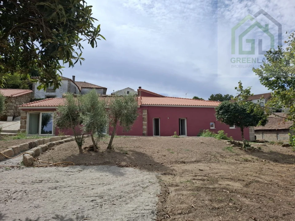 Moradia T3 para Venda em Ázere e Covelo Foto 3