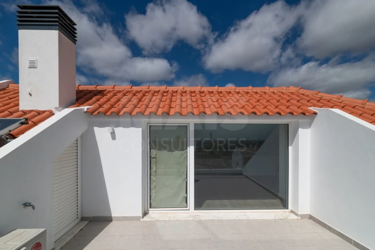 Moradia T4 para Venda em Pontinha e Famões Foto 4