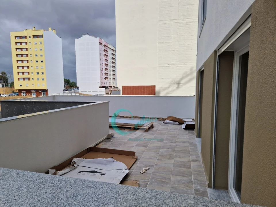 Apartamento T2 para Venda em Corroios Foto 19